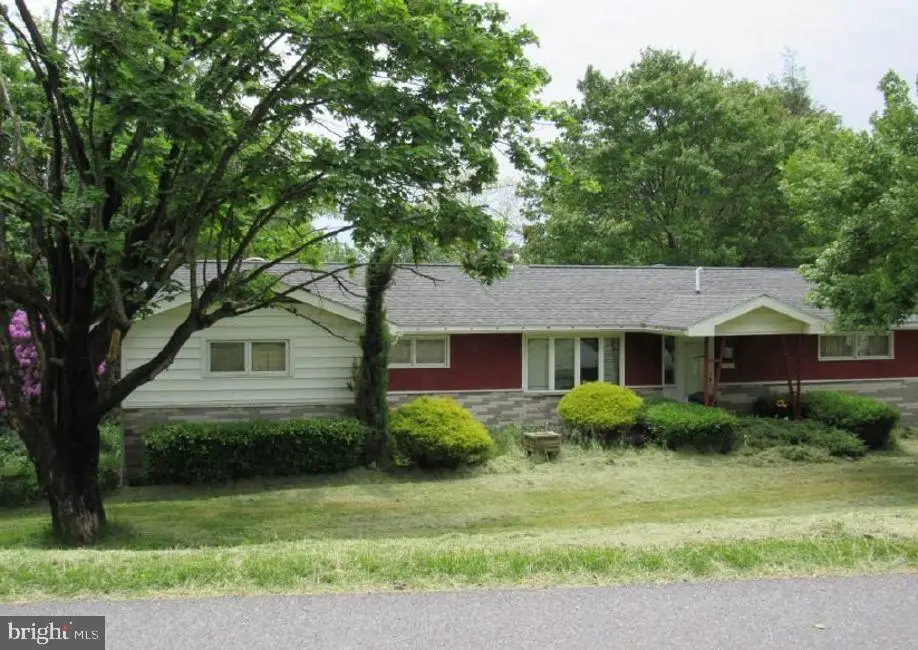 265 Waterfall Dr, Johnstown, PA 15906 - #1