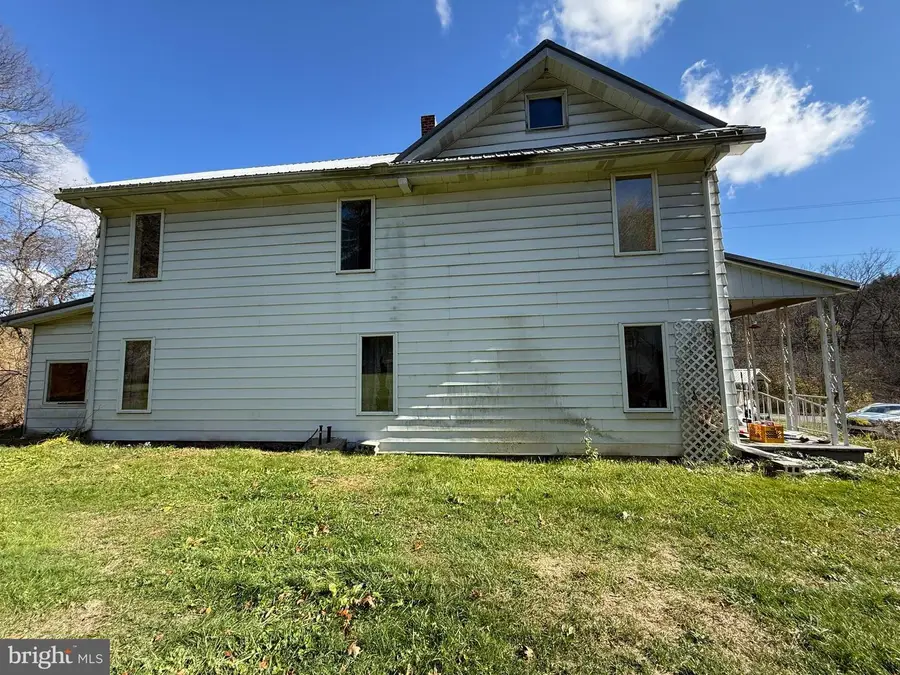 242 Trout Ln, Ebensburg, PA 15931 - Image #2