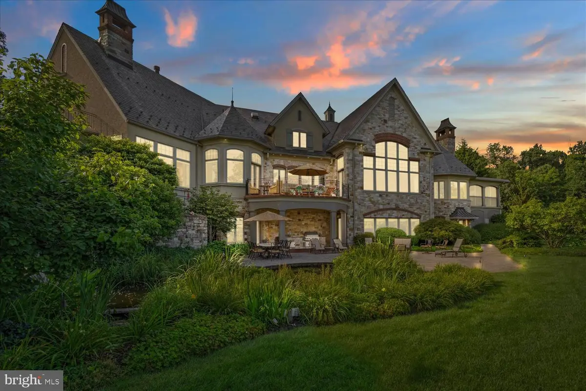 300 River Bend Dr, Enola, PA 17025 - Image #1