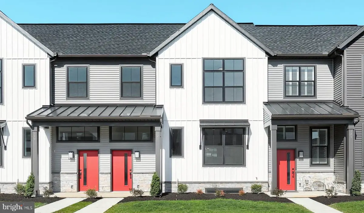 121 Madison Dr, Mechanicsburg, PA 17055 - Image #1