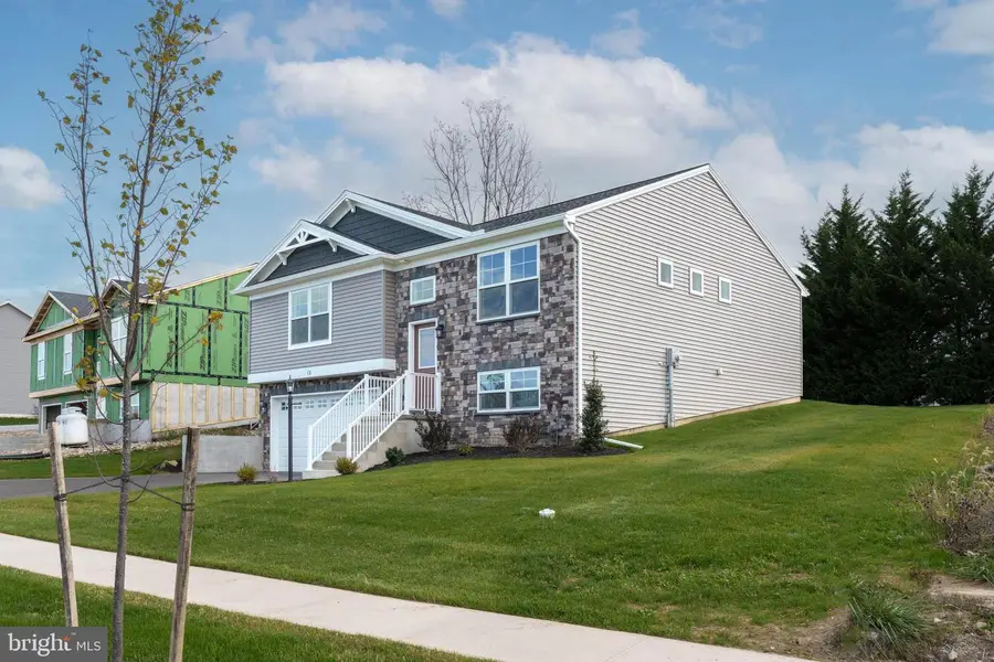 12 Cheltenham Ln, Carlisle, PA 17013 - Image #3