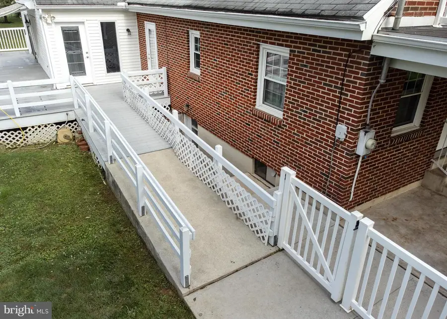 1239 W Trindle Rd, Mechanicsburg, PA 17055 - Image #3