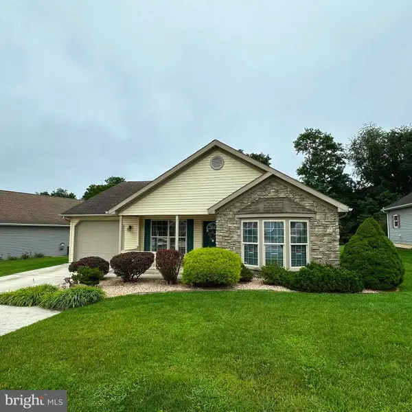 84 Lantern Ln, SHIPPENSBURG, PA 17257