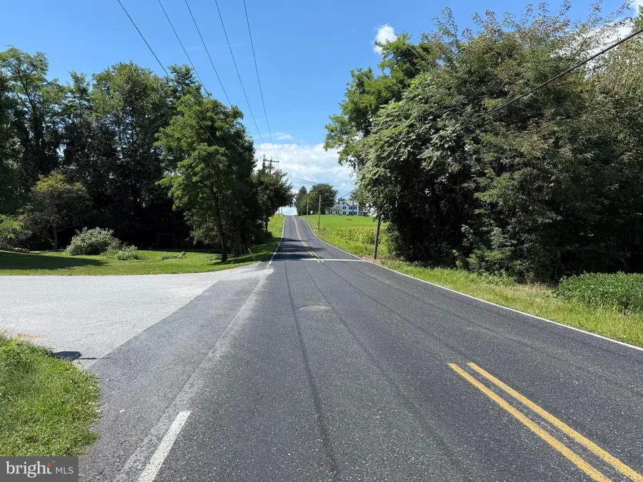 711 W Pine St, Mount Holly Springs, PA 17065 - Image #2