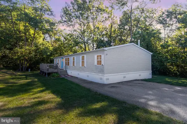 27 Helena Lane, CARLISLE, PA 17015