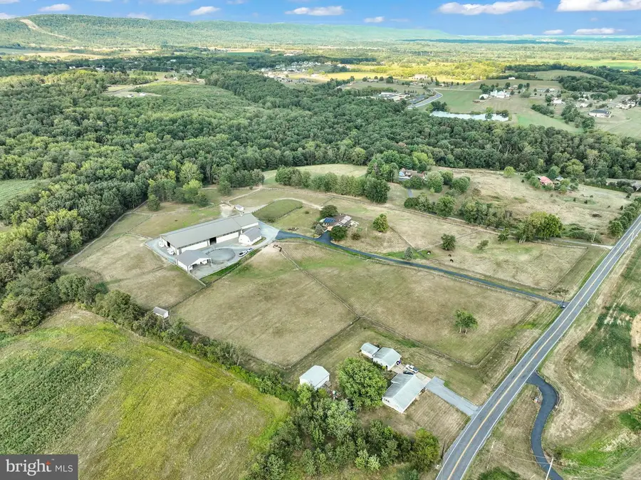 211 W Middlesex Drive, Carlisle, PA 17013 - Image #3