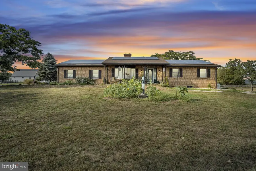 211 W Middlesex Drive, Carlisle, PA 17013 - Image #2