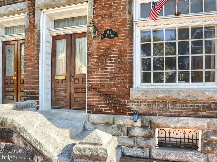 219 W Main Street, Mechanicsburg, PA 17055 - Image #2