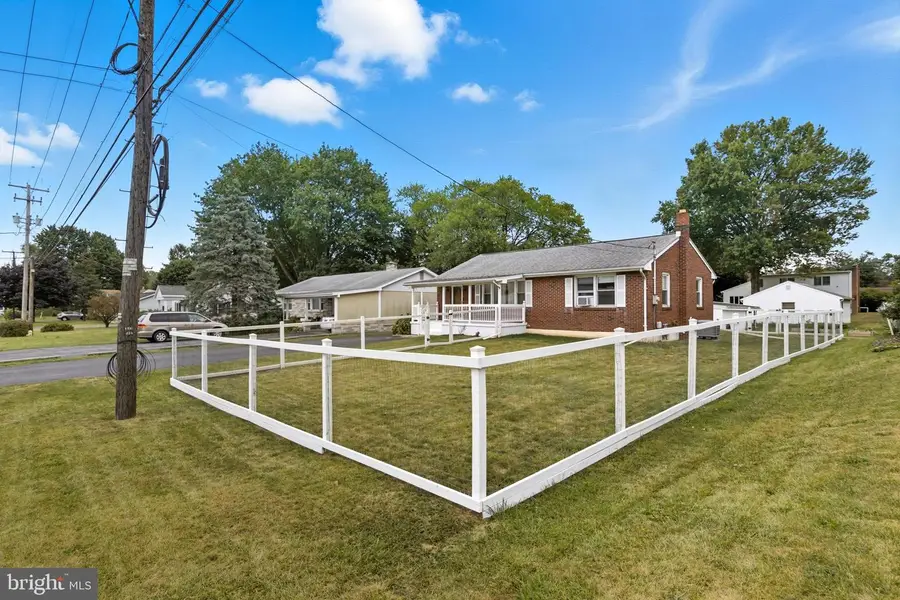 918 E Simpson St, Mechanicsburg, PA 17055 - Image #3