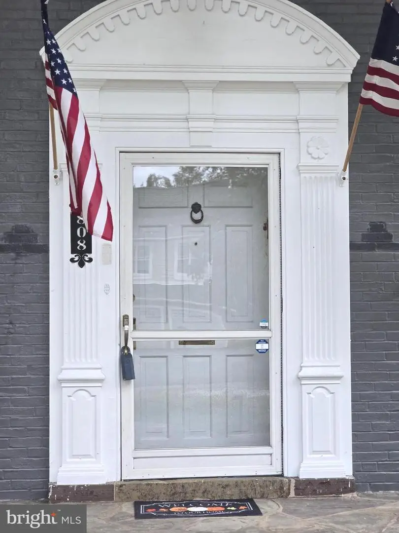 808 Walnut Ln, Carlisle, PA 17013 - Image #2