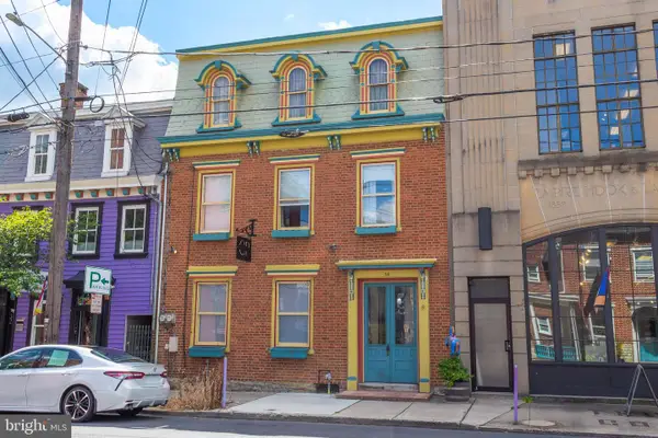 36 W Pomfret St, CARLISLE, PA 17013