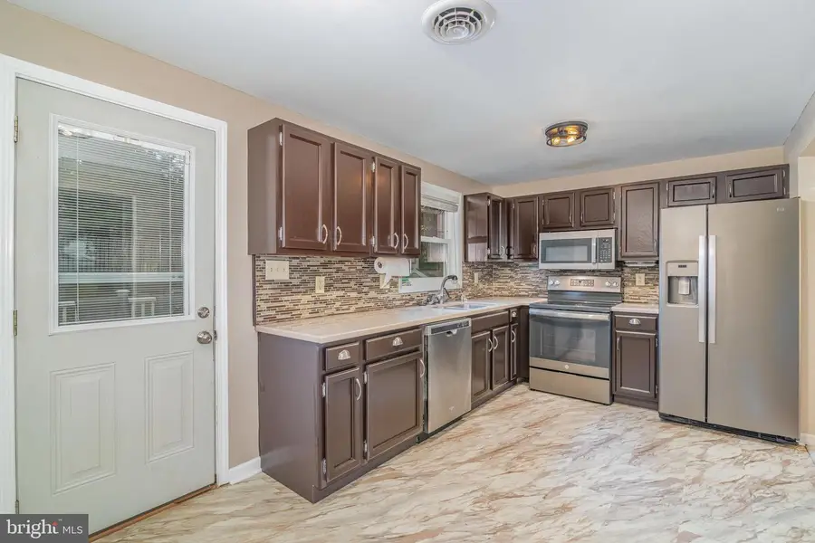 13 Eastwood Dr, Carlisle, PA 17015 - Image #2