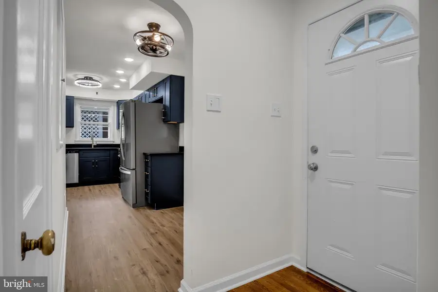 114 E Maplewood Avenue, Mechanicsburg, PA 17055 - Image #2