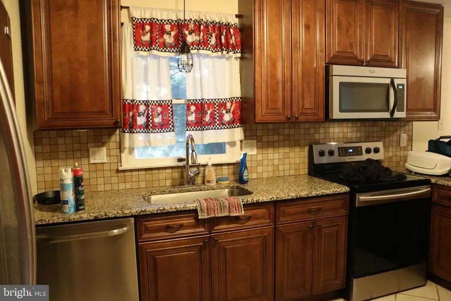 815 Appletree Ln, Mechanicsburg, PA 17050 - Image #2