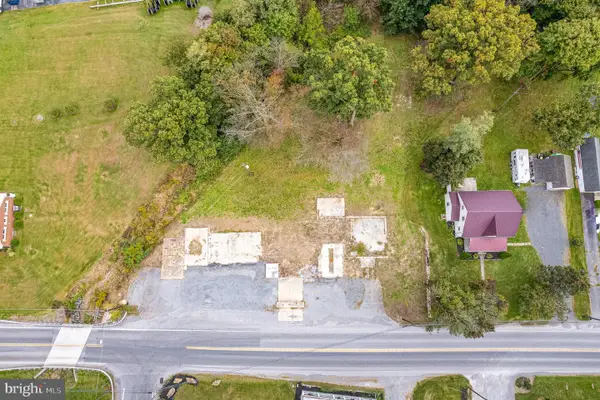 401-403 W Main St, WALNUT BOTTOM, PA 17266