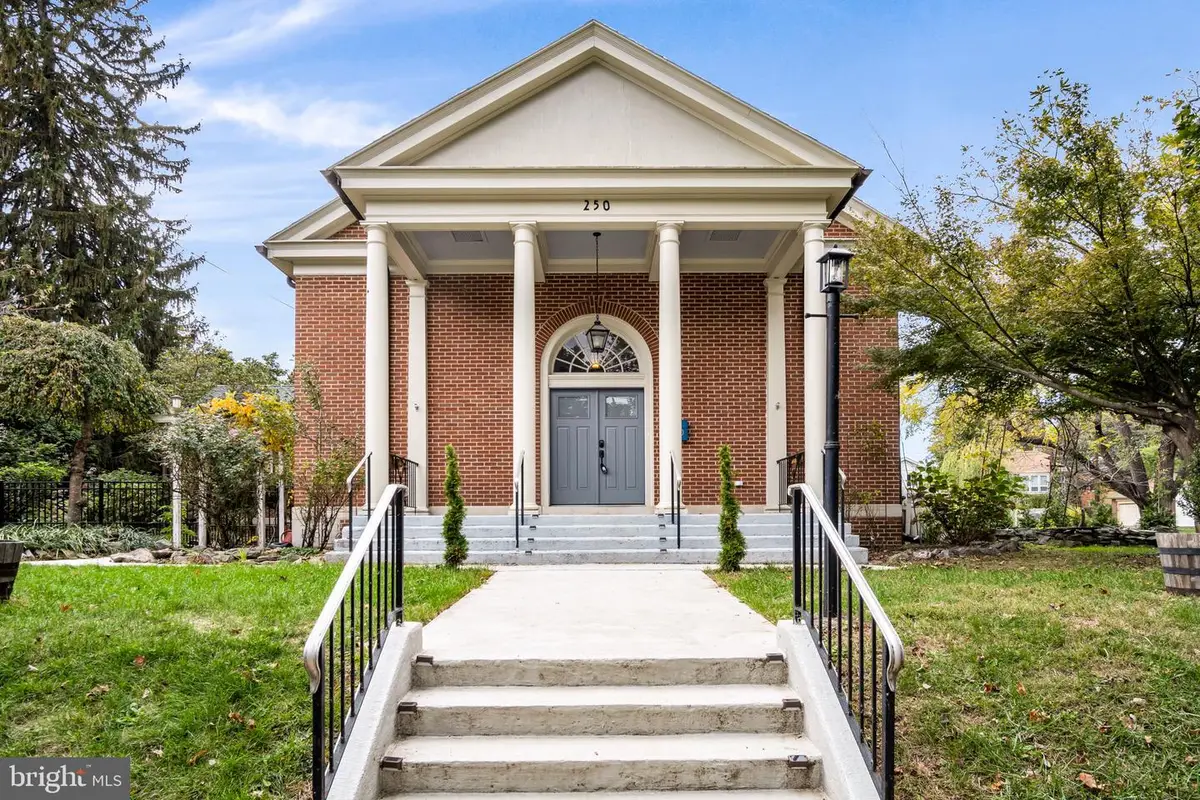 250 Mooreland Ave, Carlisle, PA 17013 - Image #1