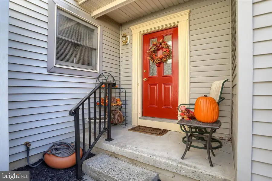 1402 Red Maple Ct, New Cumberland, PA 17070 - Image #3