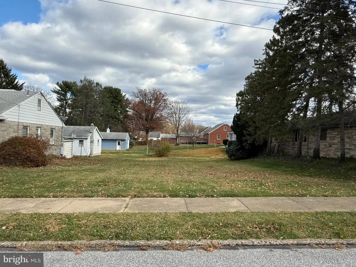 1555b Locust St, New Cumberland, PA 17070 - Image #1