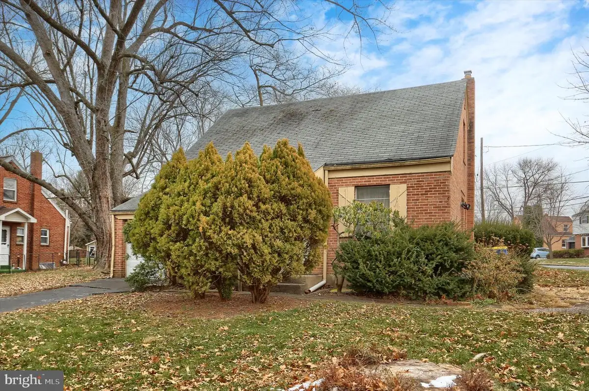 307 Pennsylvania Ave, Camp Hill, PA 17011 - #1