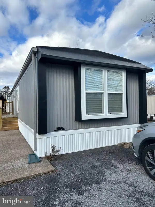 41 Redwood Lane, CARLISLE, PA 17015