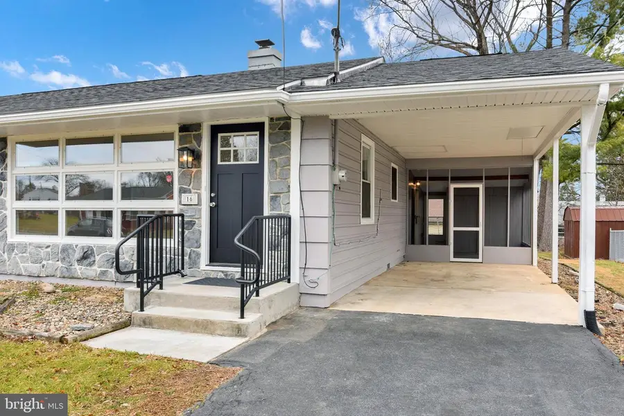 16 Essex Rd, Camp Hill, PA 17011 - Image #2