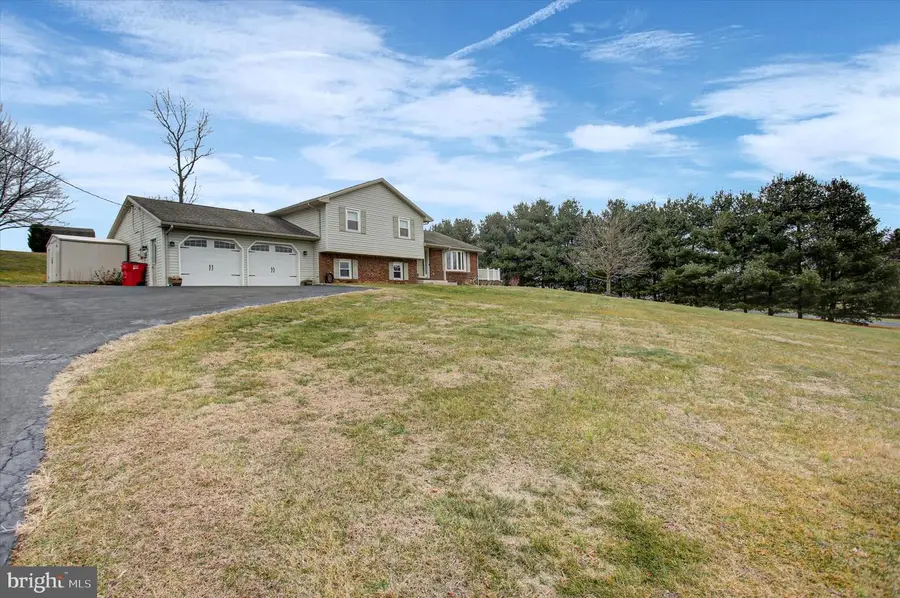 21 Beecher Dr, Carlisle, PA 17015 - Image #3