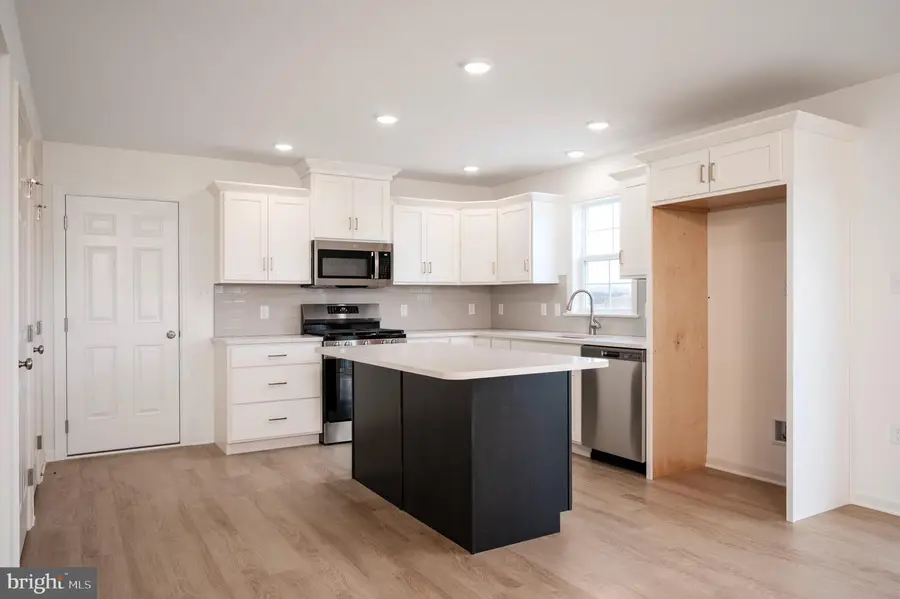 322 Reserve Ln, Mechanicsburg, PA 17050 - Image #3