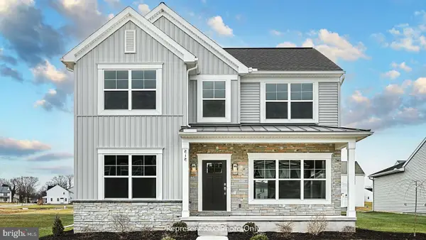 519 Charleston Dr, MECHANICSBURG, PA 17055