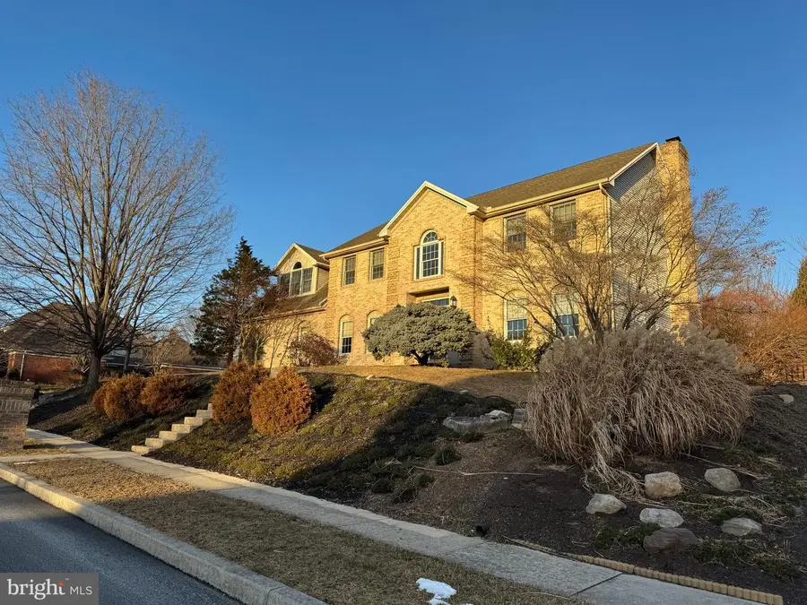 1014 S Waterford Way, Mechanicsburg, PA 17050 - Image #2