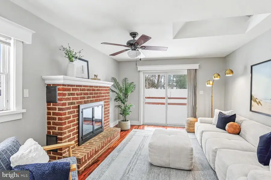 7 S George St, Mechanicsburg, PA 17055 - #2