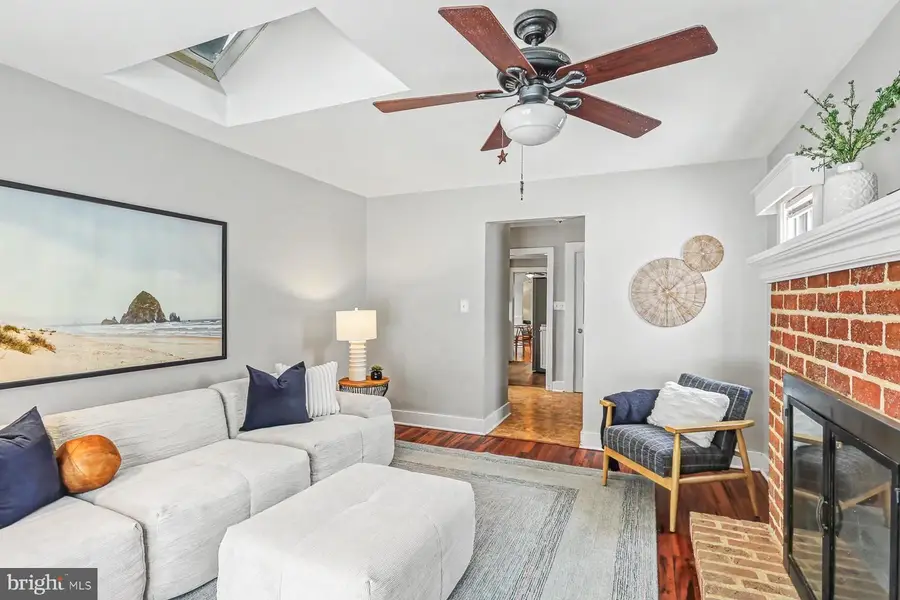 7 S George St, Mechanicsburg, PA 17055 - #3