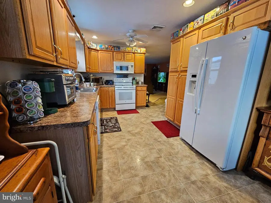 14 Colonial Ct, Shippensburg, PA 17257 - #3