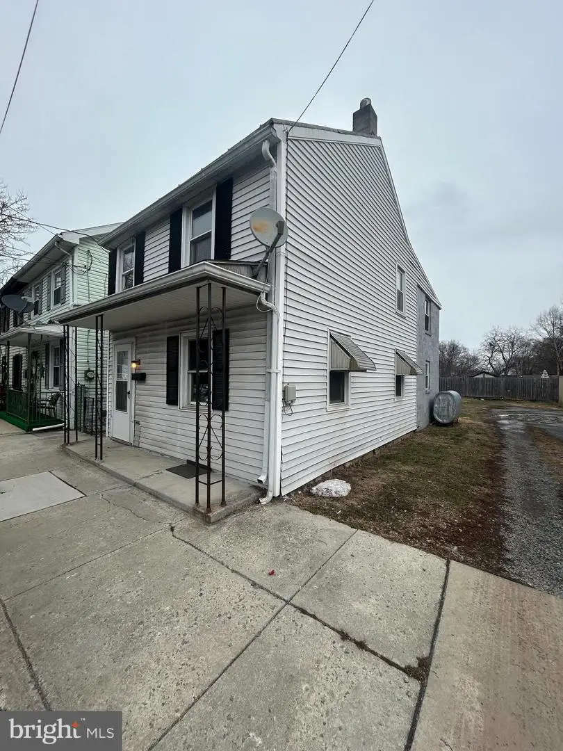 425 N West St, Carlisle, PA 17013 - #1