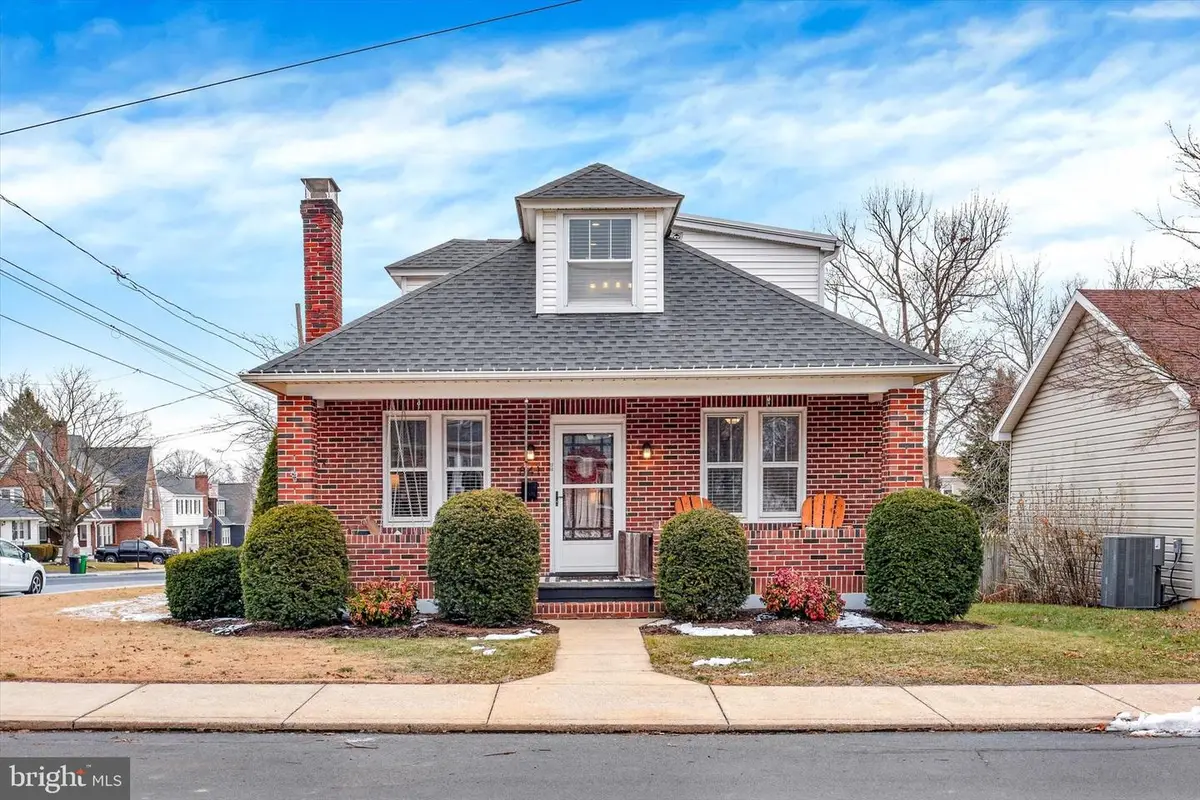 841 N Pitt St, Carlisle, PA 17013 - #1