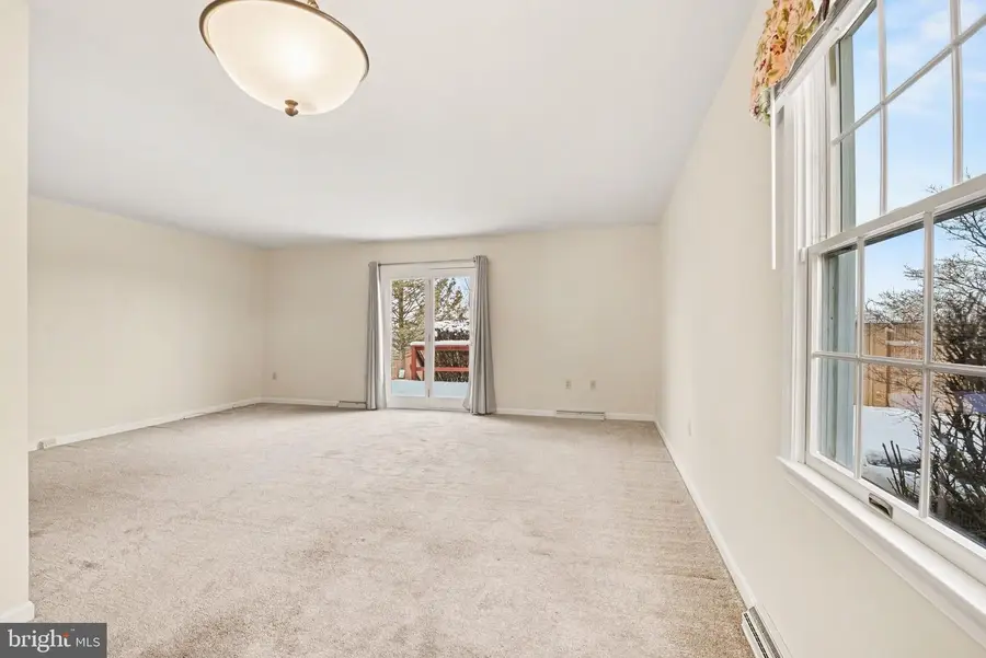 652 Park Ridge Dr, Mechanicsburg, PA 17055 - #3