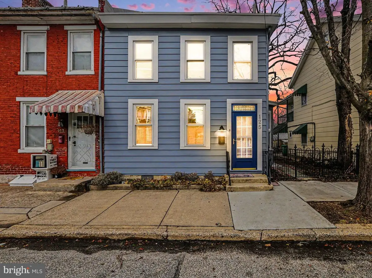 125 E North St, Carlisle, PA 17013 - #1