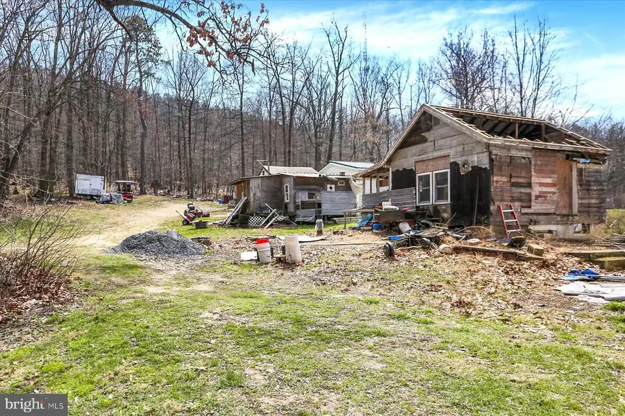 413 Mountain View Rd, Mount Holly Springs, PA 17065 - #2