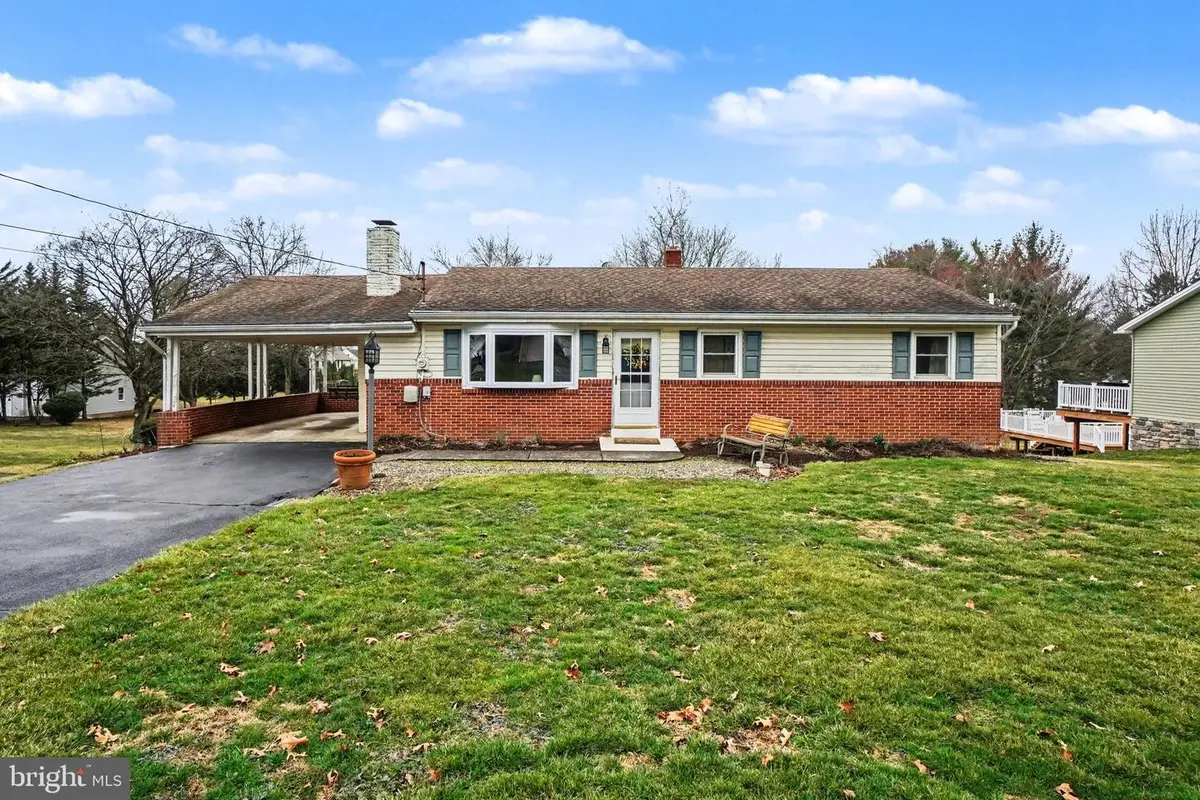 3925 Sullivan St, Mechanicsburg, PA 17050 - #1