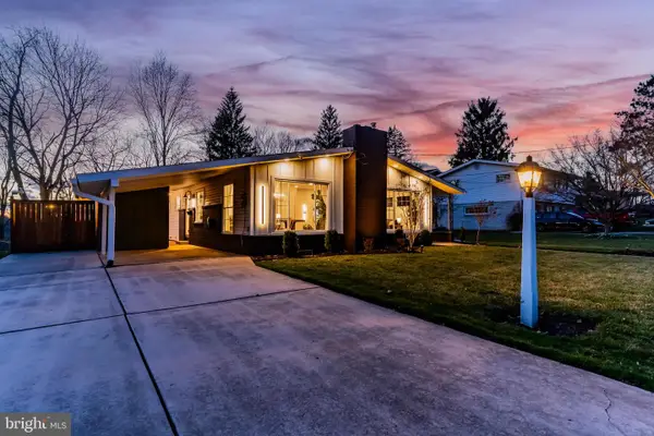 216 N 36th St, CAMP HILL, PA 17011