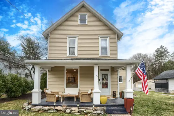 227 N 17th St, CAMP HILL, PA 17011