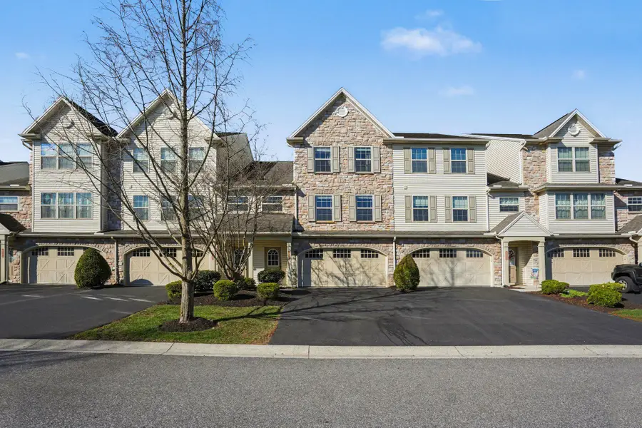 1804 Vista Dr, Mechanicsburg, PA 17055 - #3