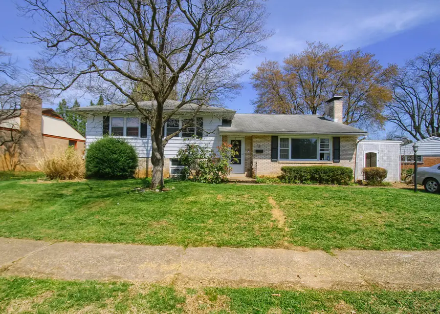 12 Center Dr, Camp Hill, PA 17011 - #2