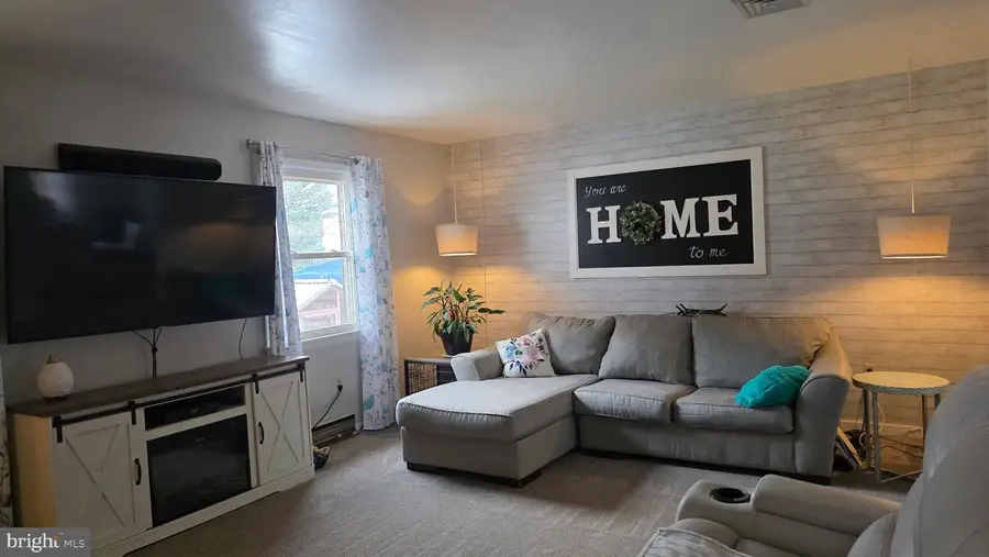 29 Clover Lane, Mechanicsburg, PA 17050 - #2