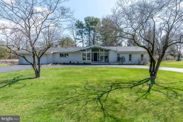 35 Country Club Rd, CARLISLE, PA 17015