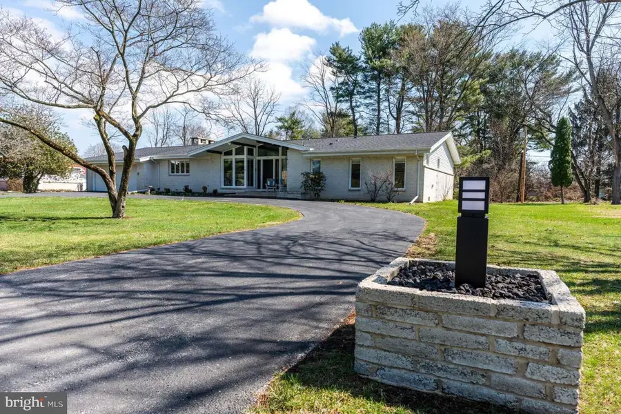 35 Country Club Rd, Carlisle, PA 17015 - #2