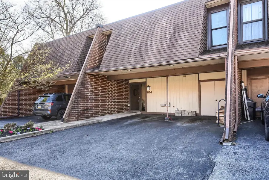 704 Cedar Ridge Ln, Mechanicsburg, PA 17055 - #2