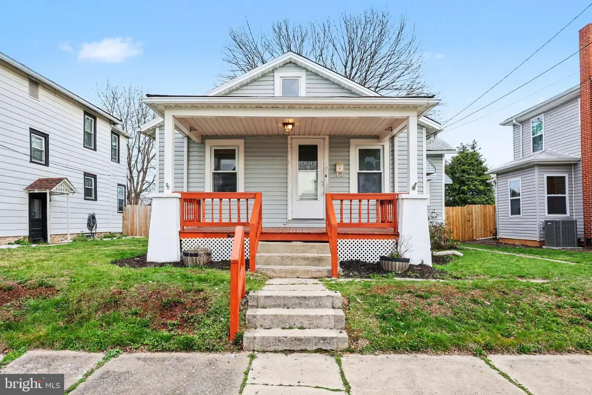 121 E Portland St, Mechanicsburg, PA 17055 - #1