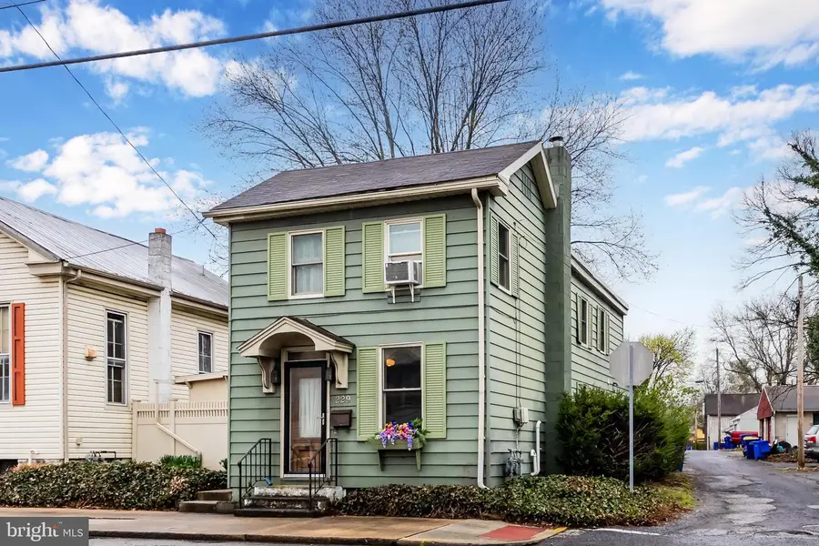 229 W Simpson St, Mechanicsburg, PA 17055 - #2