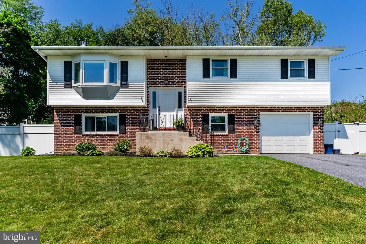 5242 Terrace Rd, Mechanicsburg, PA 17050 - #1