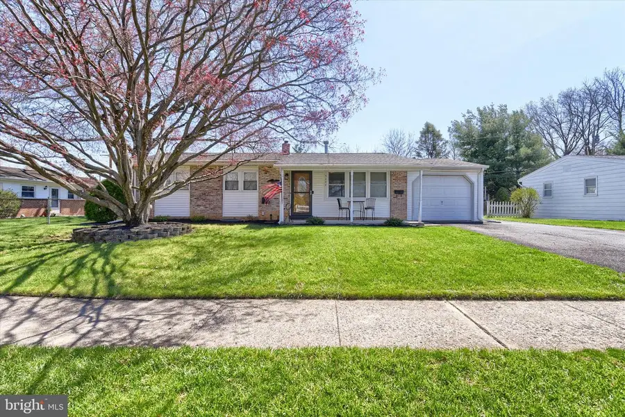 5202 Royal Dr, Mechanicsburg, PA 17055 - #2